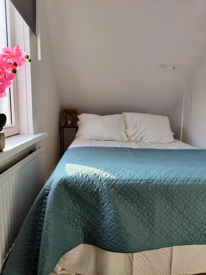 The Diesel Bed And Breakfast Rotterdam Bed & Breakfast