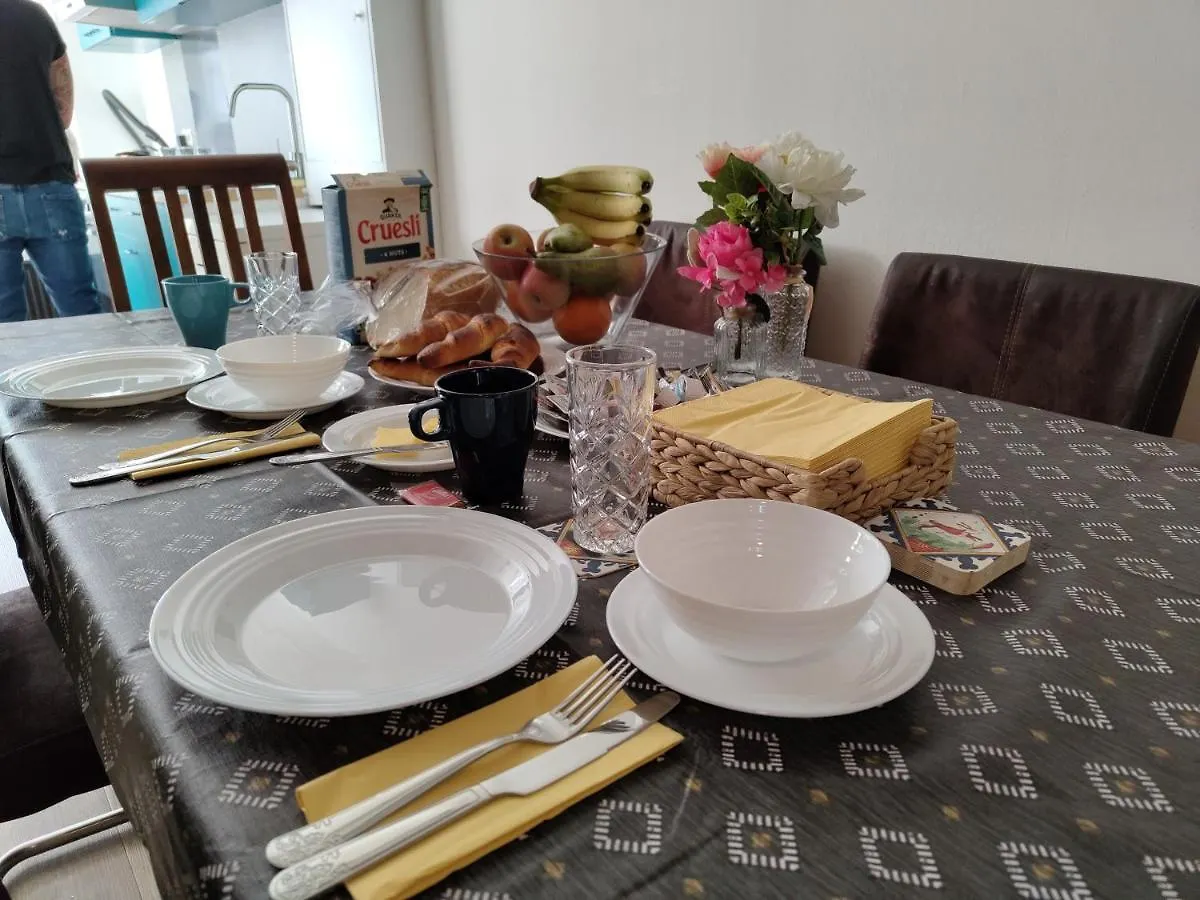 Bed & Breakfast The Diesel Bed And Breakfast Rotterdam