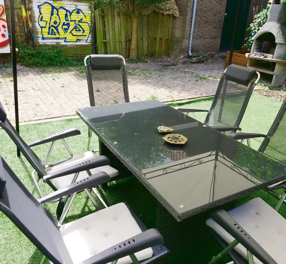 Bed & Breakfast The Diesel Bed And Breakfast Rotterdam Nederland