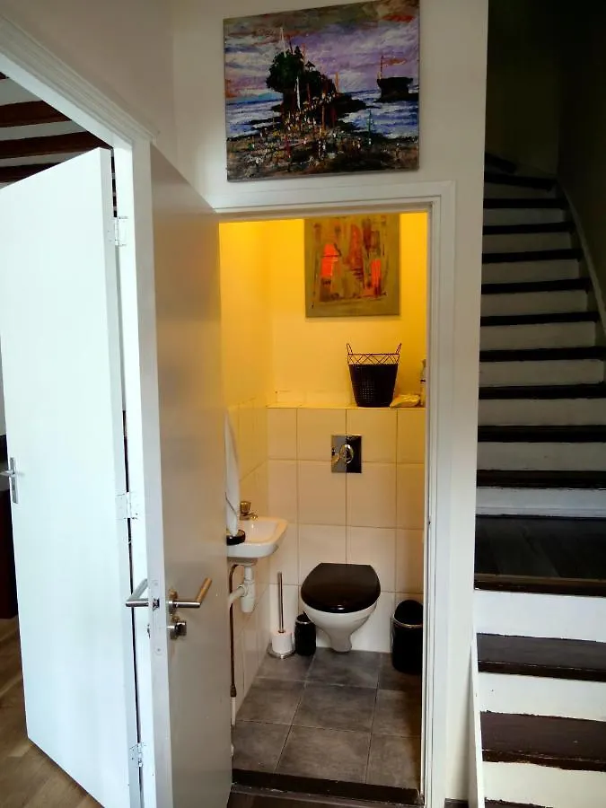 The Diesel Bed And Breakfast Rotterdam Bed & Breakfast